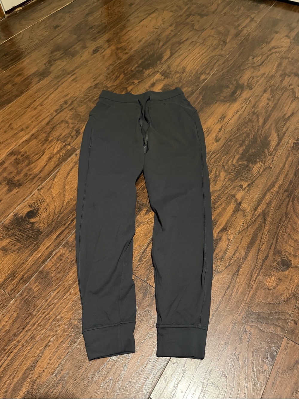 Lululemon women’s grey ready to rulu 7/8 joggers size 4